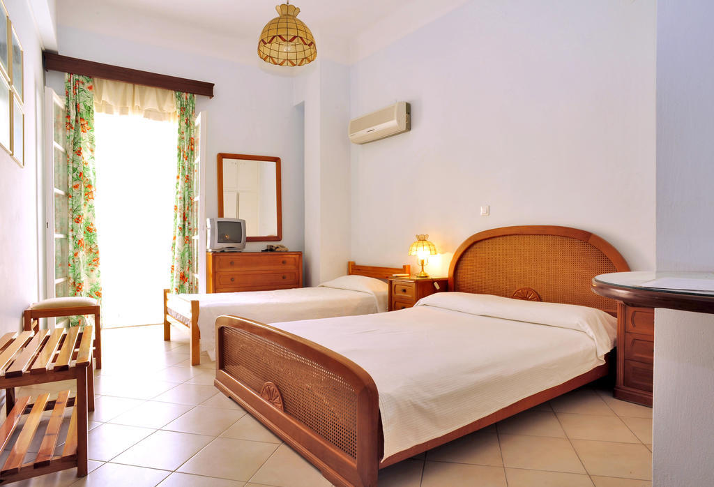 Sea Colours Rooms & Apartments Ermoupoli Room photo