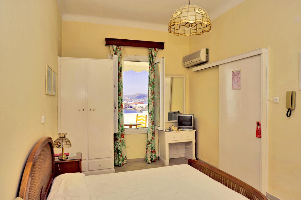 Sea Colours Rooms & Apartments Ermoupoli Room photo