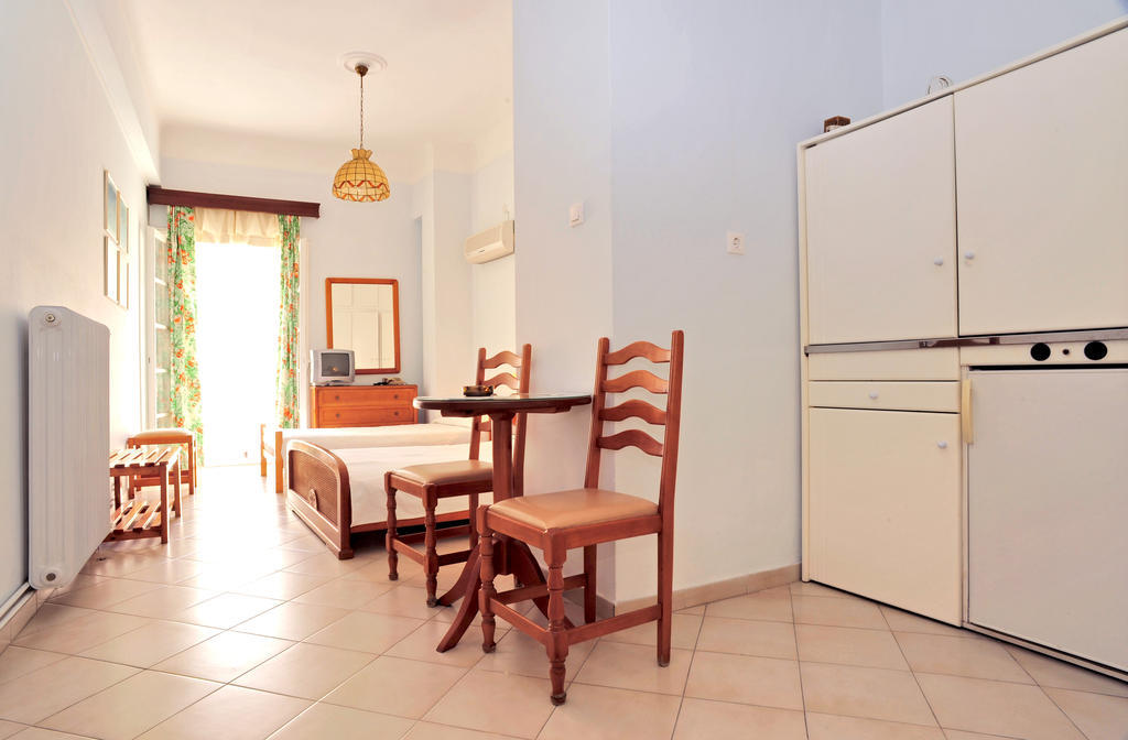 Sea Colours Rooms & Apartments Ermoupoli Room photo