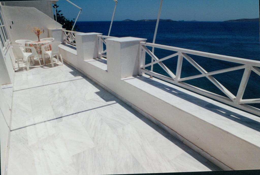 Sea Colours Rooms & Apartments Ermoupoli Room photo